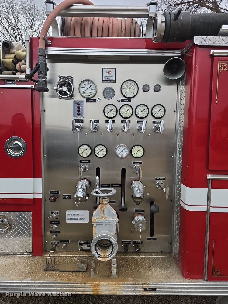 image for item DO7824 1987 GMC Sierra 7000 pumper fire truck