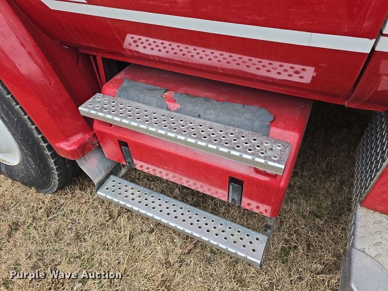 image for item DO7824 1987 GMC Sierra 7000 pumper fire truck