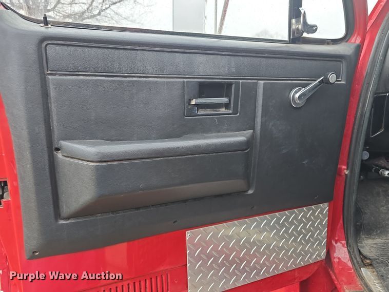 image for item DO7824 1987 GMC Sierra 7000 pumper fire truck