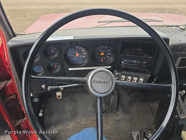 image for item DO7824 1987 GMC Sierra 7000 pumper fire truck