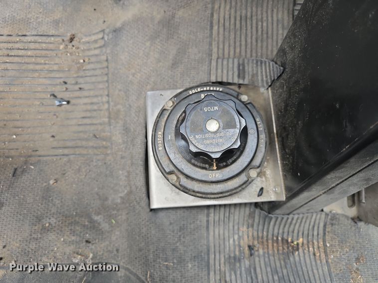 image for item DO7824 1987 GMC Sierra 7000 pumper fire truck