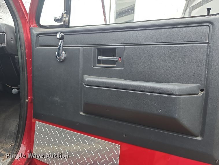 image for item DO7824 1987 GMC Sierra 7000 pumper fire truck