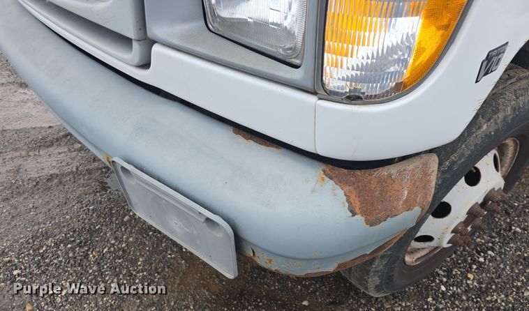 image for item DO7825 2001 Ford E450 Super Duty box truck