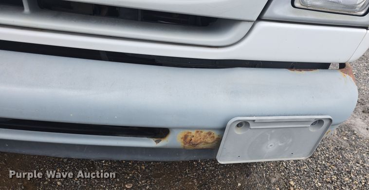 image for item DO7825 2001 Ford E450 Super Duty box truck