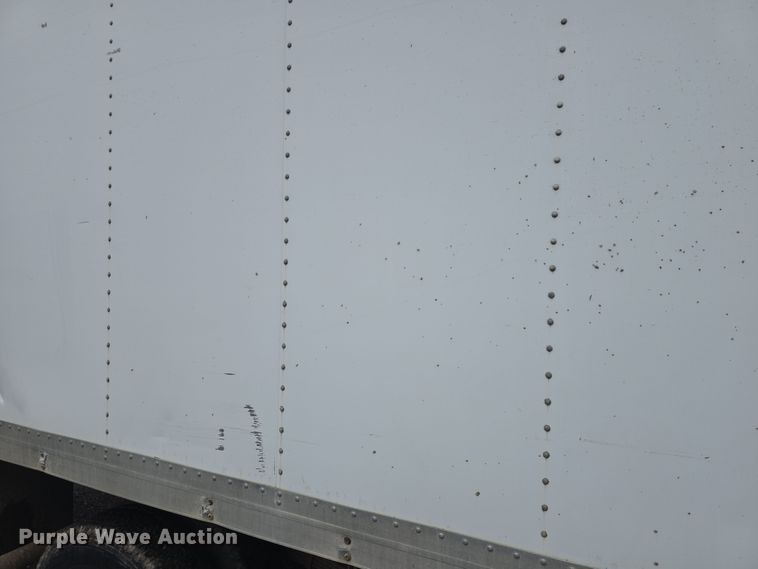 image for item DO7825 2001 Ford E450 Super Duty box truck