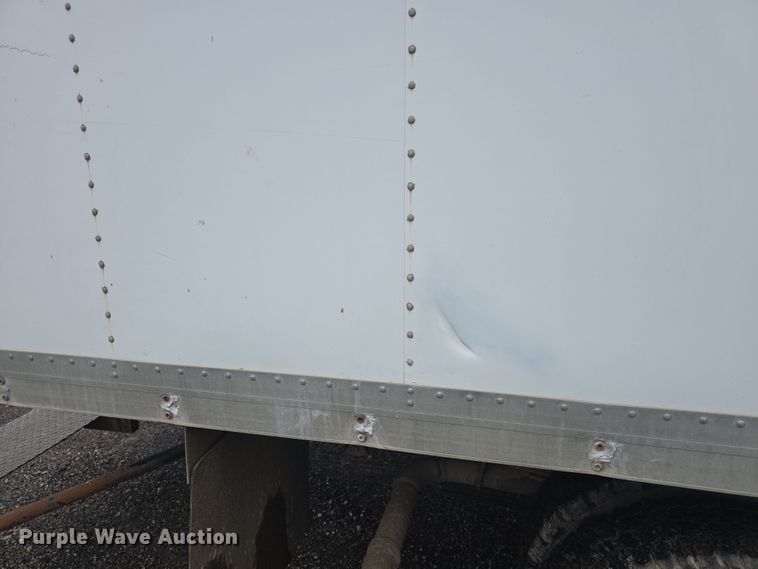 image for item DO7825 2001 Ford E450 Super Duty box truck