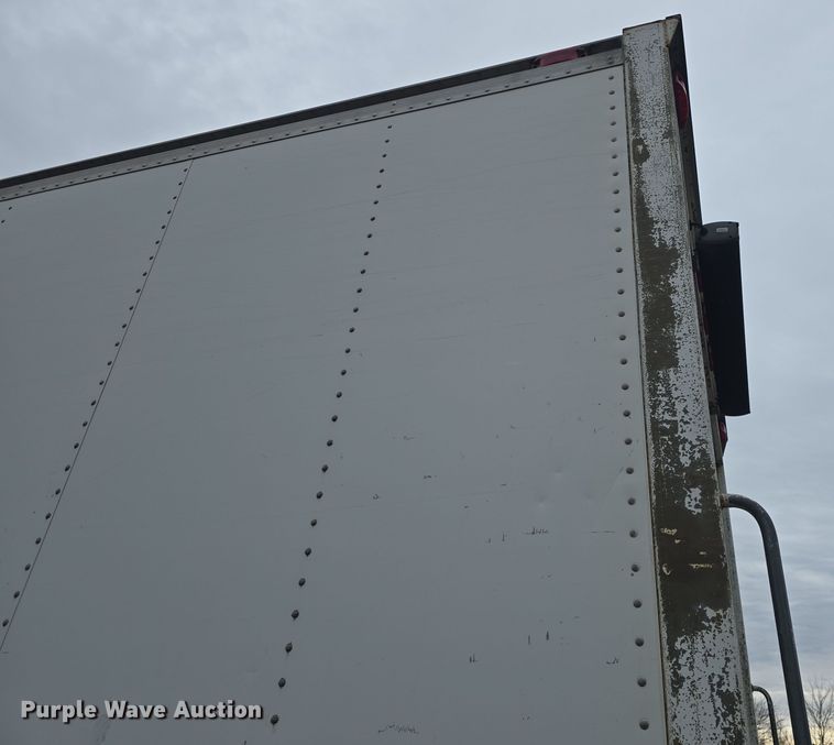 image for item DO7825 2001 Ford E450 Super Duty box truck