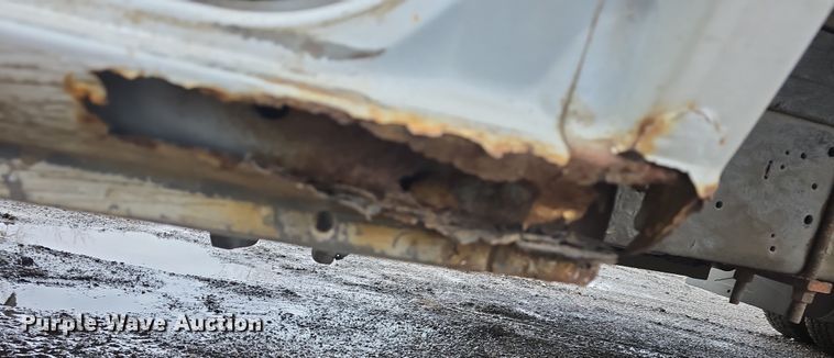 image for item DO7825 2001 Ford E450 Super Duty box truck