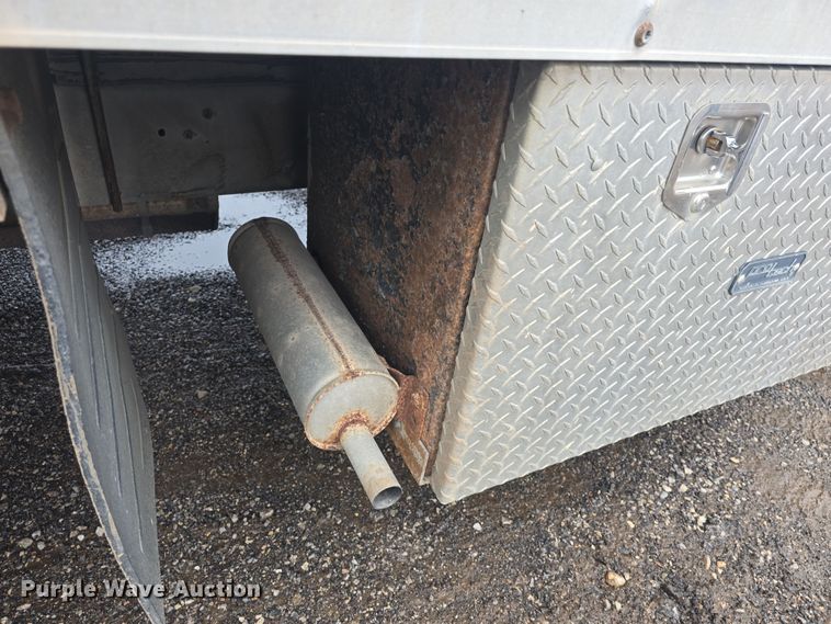 image for item DO7825 2001 Ford E450 Super Duty box truck