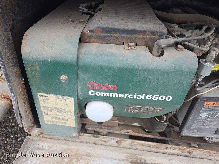 image for item DO7825 2001 Ford E450 Super Duty box truck