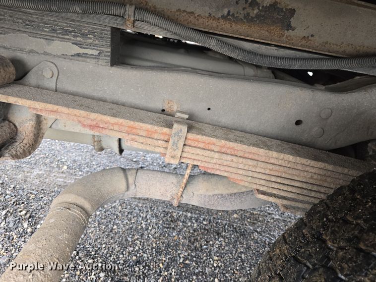 image for item DO7825 2001 Ford E450 Super Duty box truck