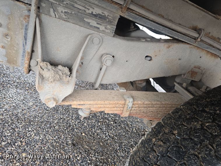 image for item DO7825 2001 Ford E450 Super Duty box truck