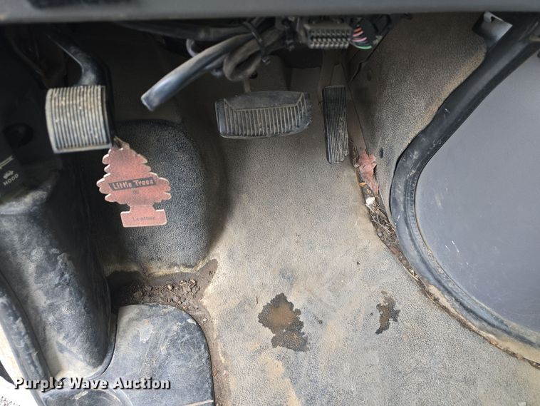 image for item DO7825 2001 Ford E450 Super Duty box truck