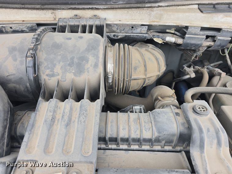 image for item DO7825 2001 Ford E450 Super Duty box truck