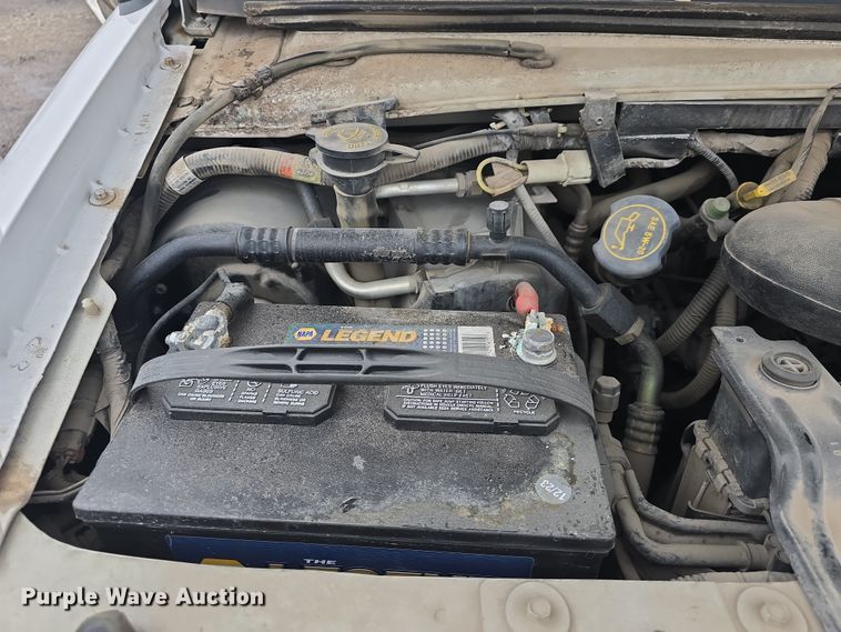 image for item DO7825 2001 Ford E450 Super Duty box truck