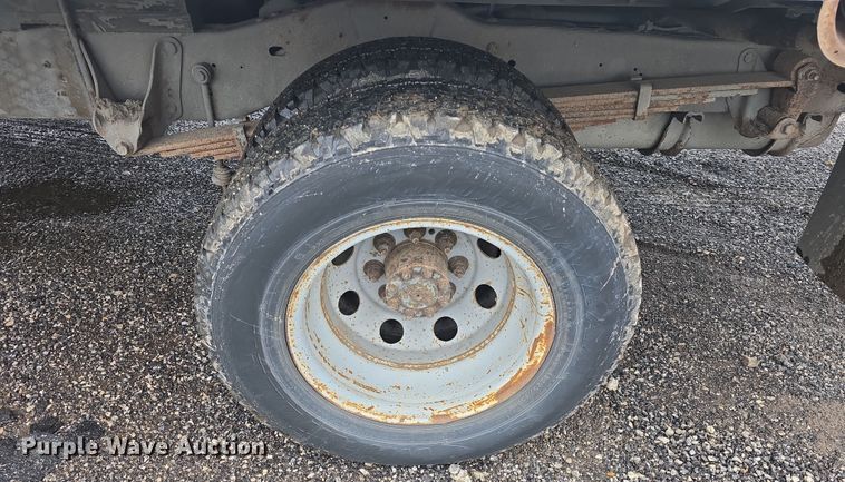 image for item DO7825 2001 Ford E450 Super Duty box truck