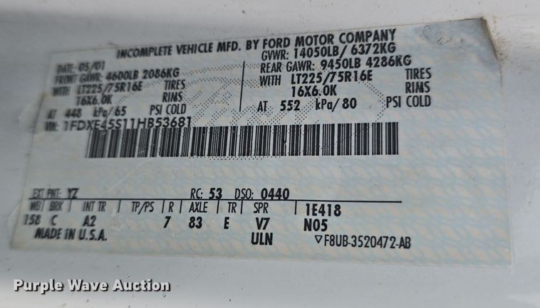 image for item DO7825 2001 Ford E450 Super Duty box truck