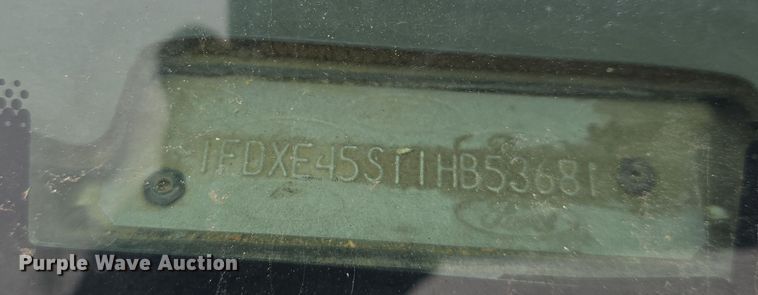 image for item DO7825 2001 Ford E450 Super Duty box truck