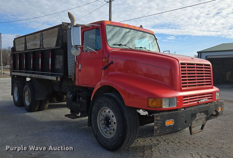 image for item DP6207 1999 International 2674 dump truck