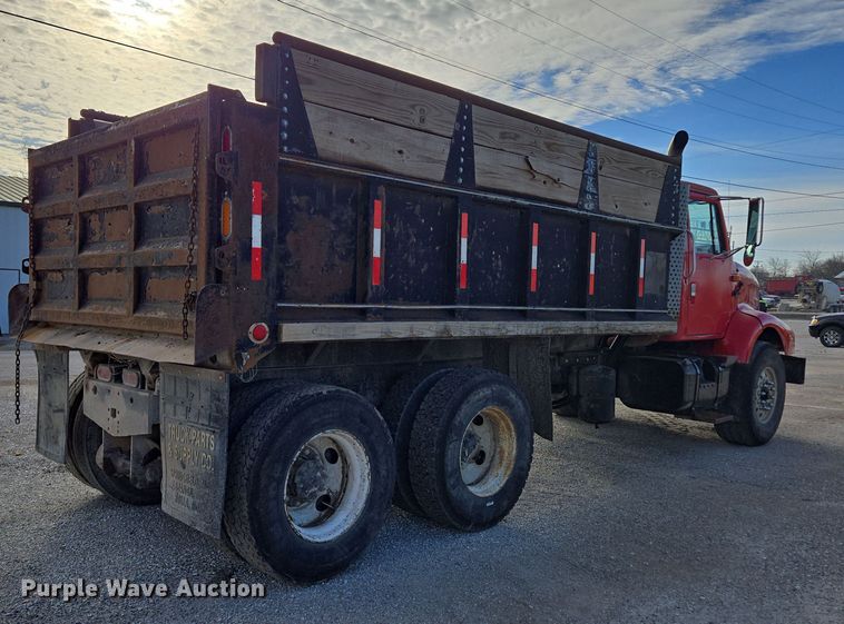 image for item DP6207 1999 International 2674 dump truck