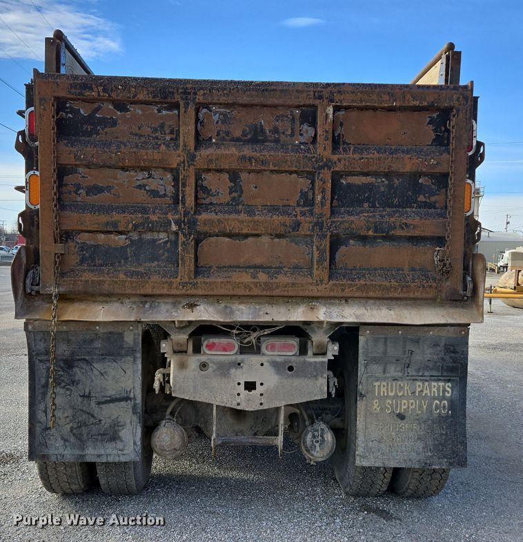 image for item DP6207 1999 International 2674 dump truck