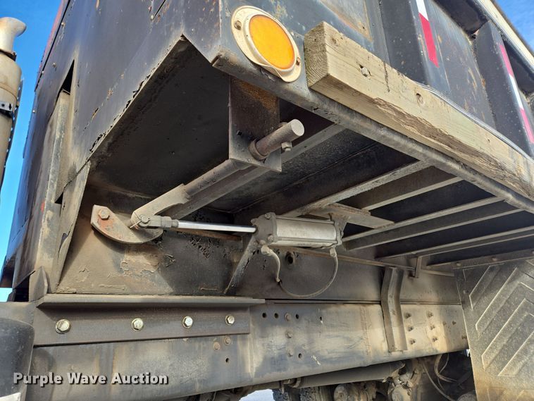 image for item DP6207 1999 International 2674 dump truck