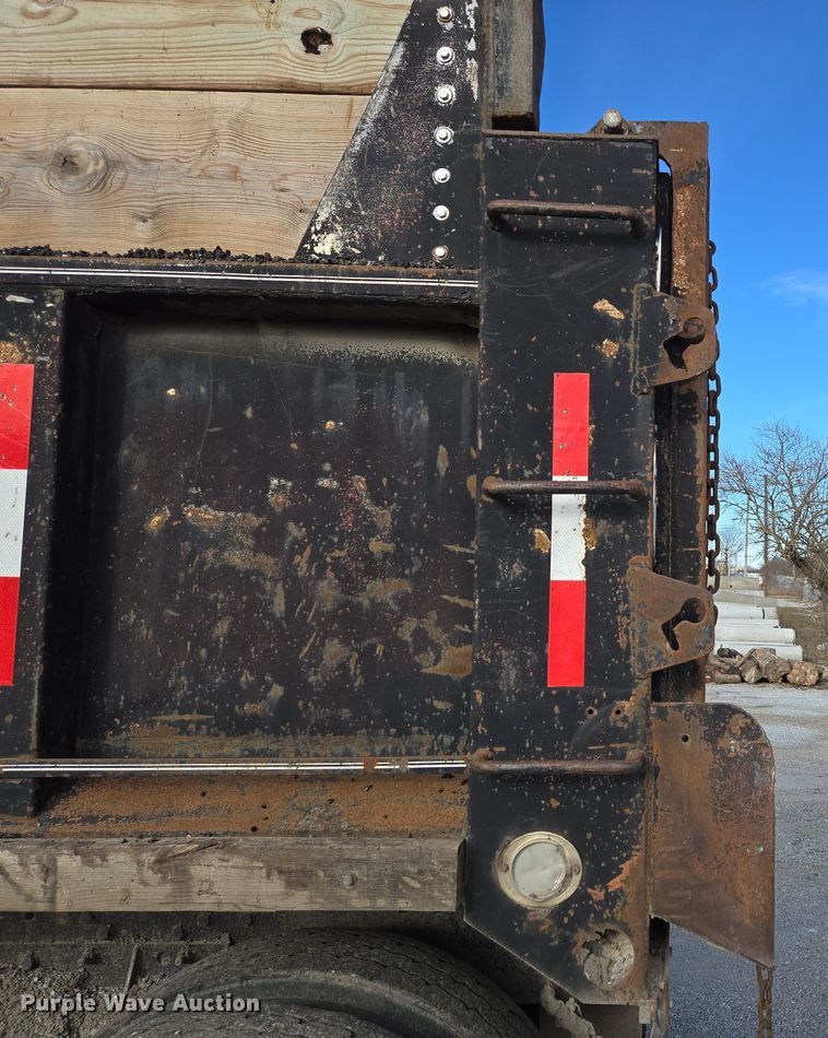 image for item DP6207 1999 International 2674 dump truck