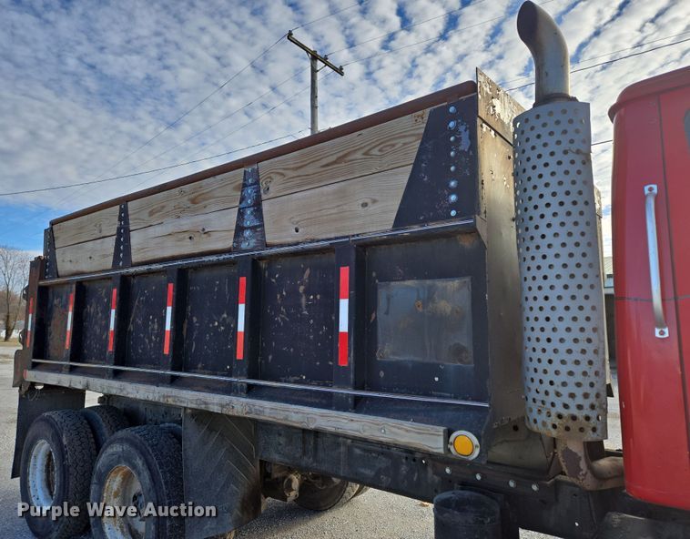 image for item DP6207 1999 International 2674 dump truck