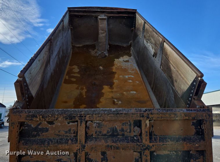 image for item DP6207 1999 International 2674 dump truck