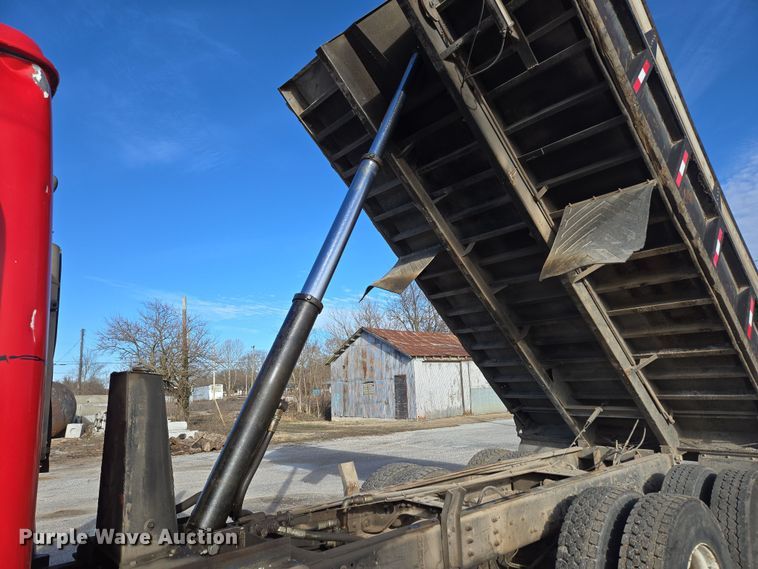 image for item DP6207 1999 International 2674 dump truck