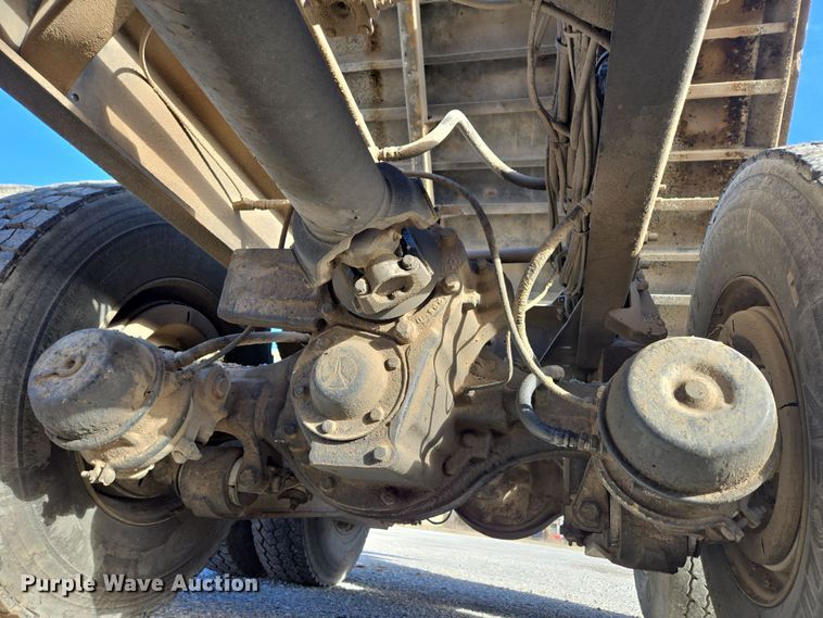 image for item DP6207 1999 International 2674 dump truck