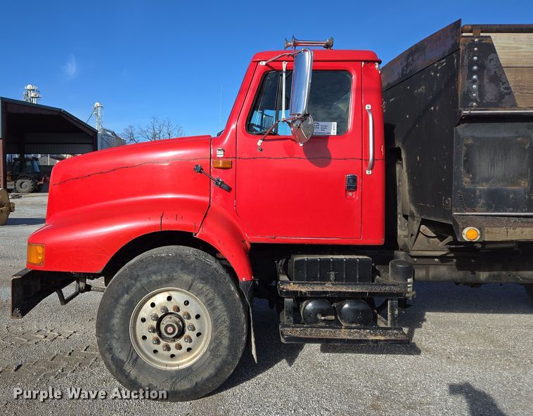 image for item DP6207 1999 International 2674 dump truck