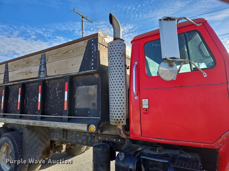 image for item DP6207 1999 International 2674 dump truck