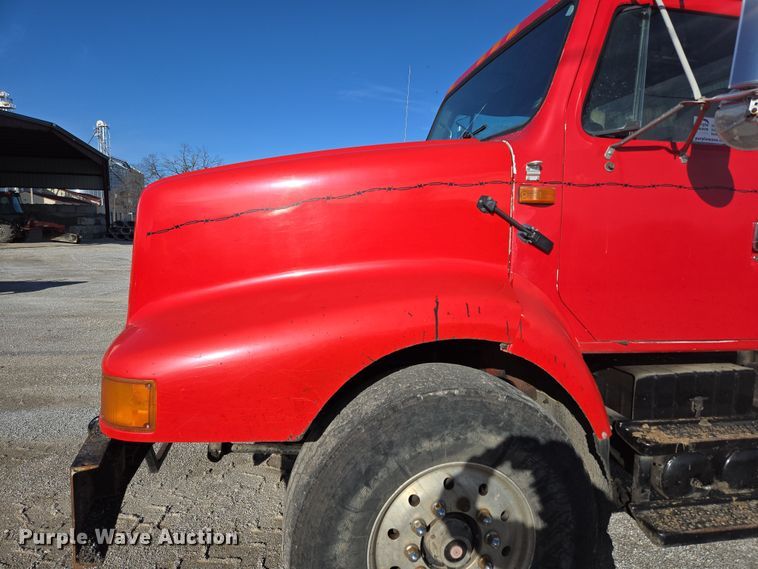 image for item DP6207 1999 International 2674 dump truck