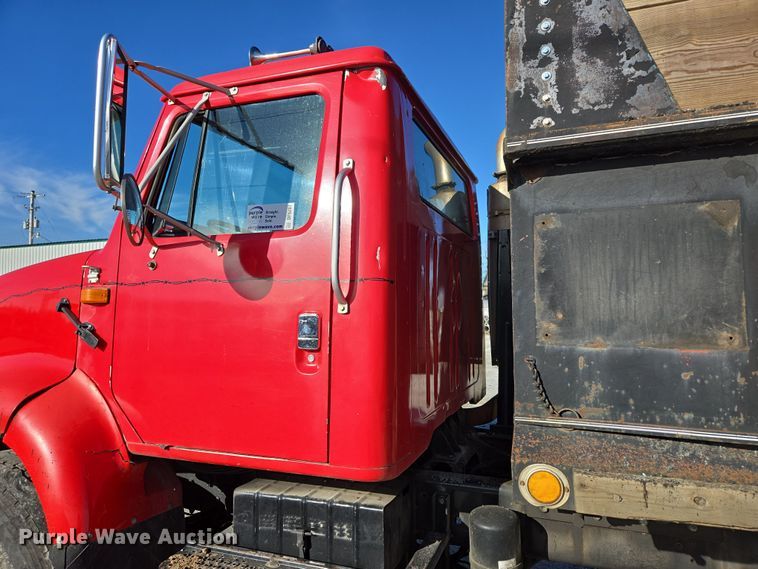 image for item DP6207 1999 International 2674 dump truck