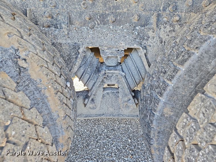 image for item DP6207 1999 International 2674 dump truck