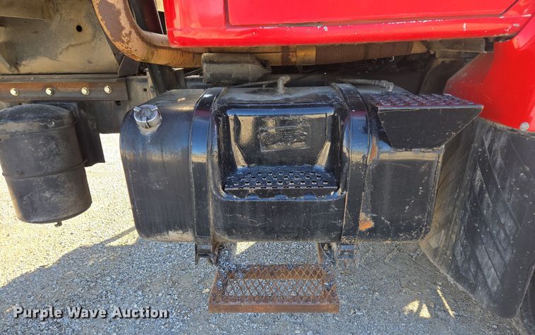 image for item DP6207 1999 International 2674 dump truck