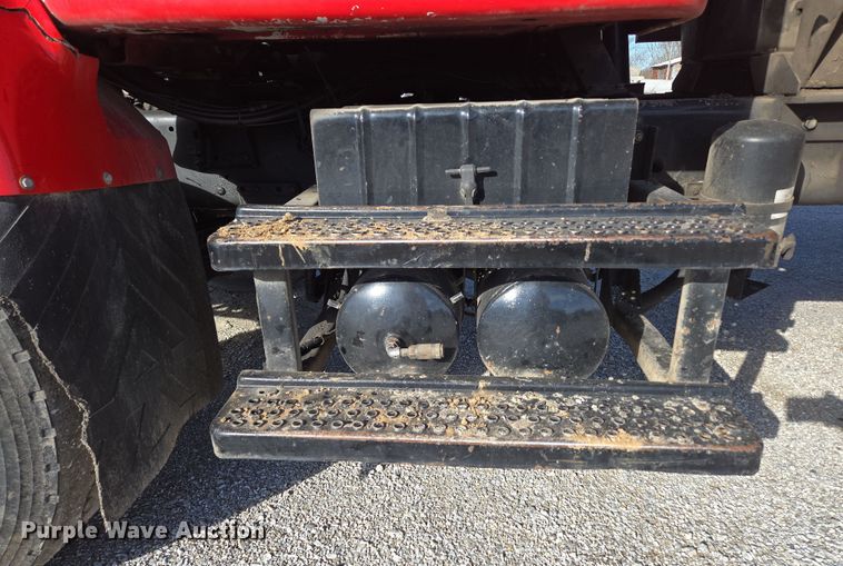 image for item DP6207 1999 International 2674 dump truck