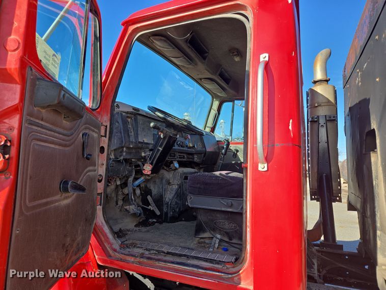 image for item DP6207 1999 International 2674 dump truck