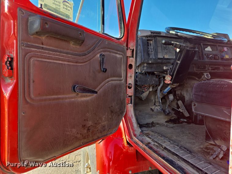 image for item DP6207 1999 International 2674 dump truck