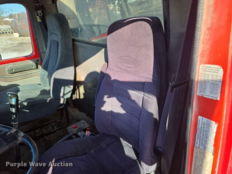 image for item DP6207 1999 International 2674 dump truck