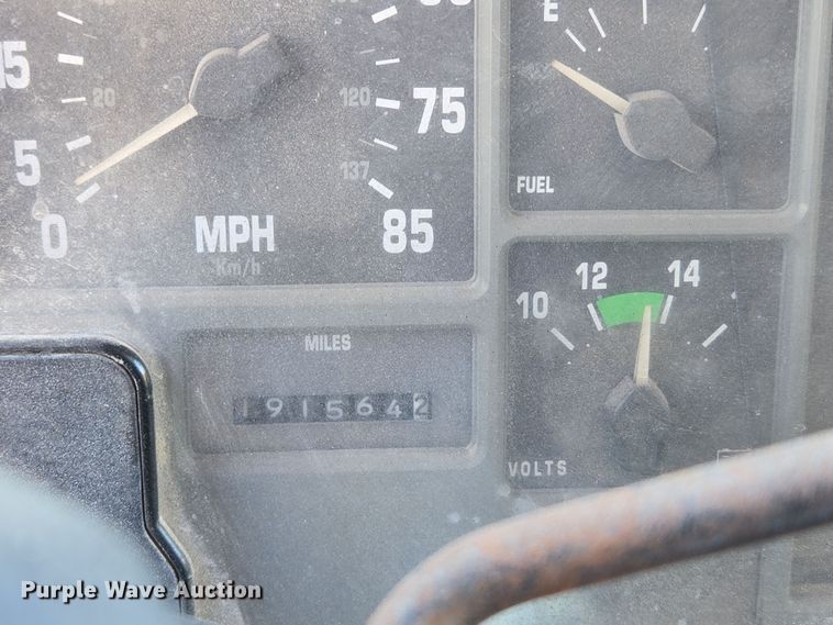 image for item DP6207 1999 International 2674 dump truck