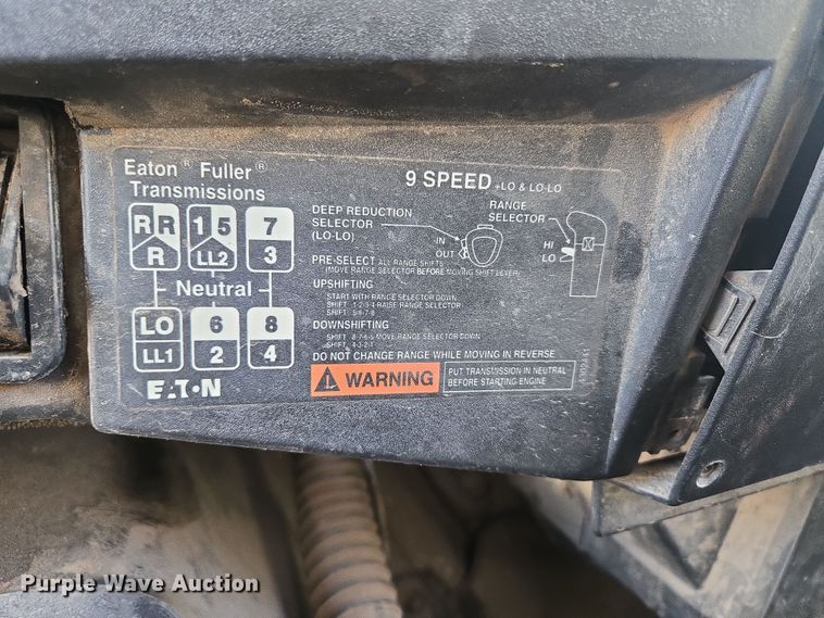 image for item DP6207 1999 International 2674 dump truck