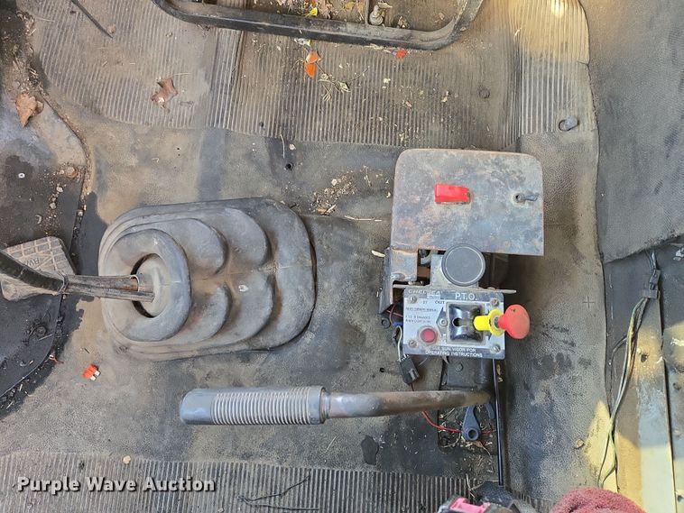 image for item DP6207 1999 International 2674 dump truck