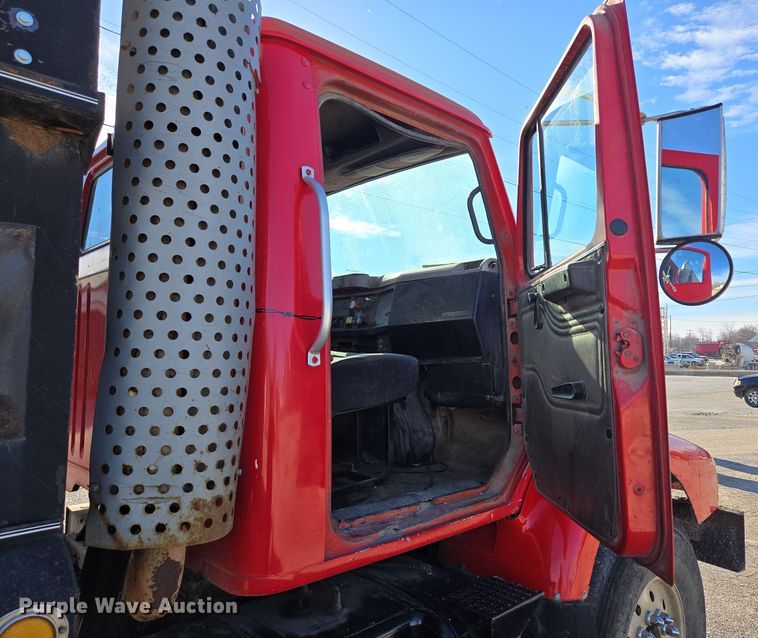 image for item DP6207 1999 International 2674 dump truck