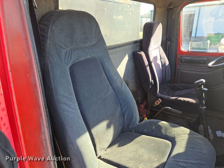 image for item DP6207 1999 International 2674 dump truck