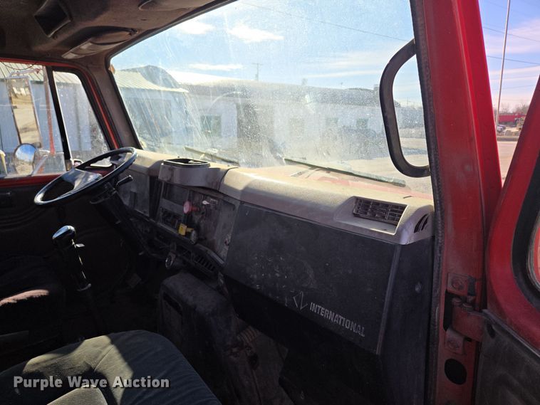 image for item DP6207 1999 International 2674 dump truck