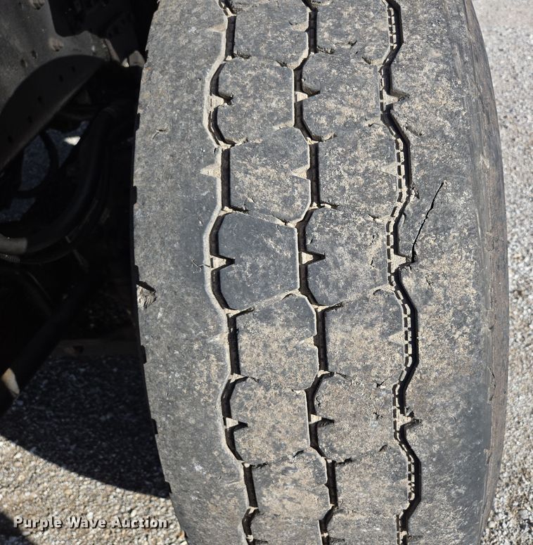 image for item DP6207 1999 International 2674 dump truck