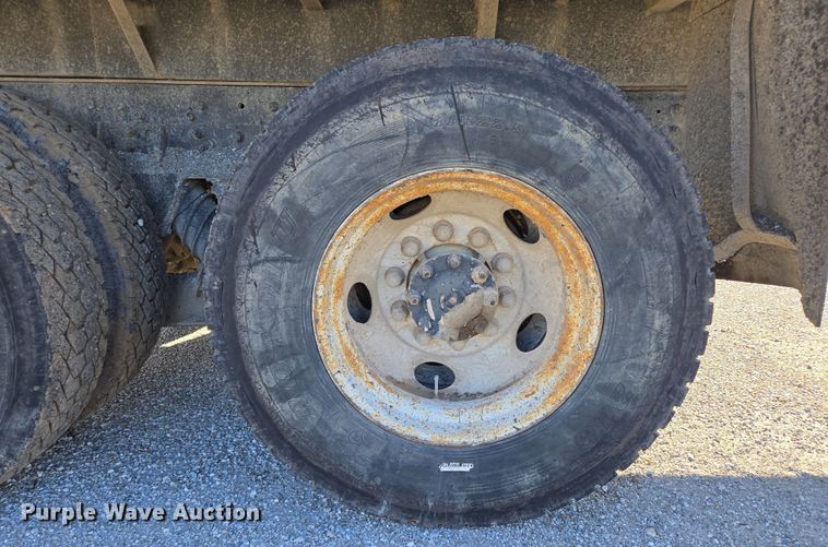 image for item DP6207 1999 International 2674 dump truck