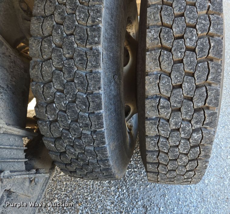 image for item DP6207 1999 International 2674 dump truck